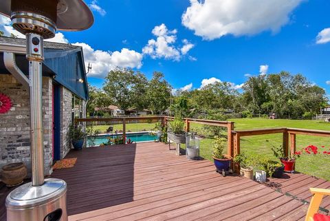 A home in Brazoria