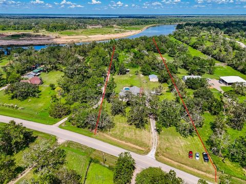 A home in Brazoria