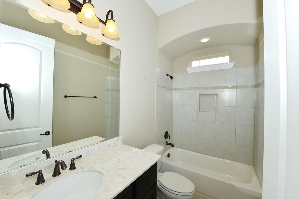4914 Fairford Drive, Sugar Land, Texas image 18
