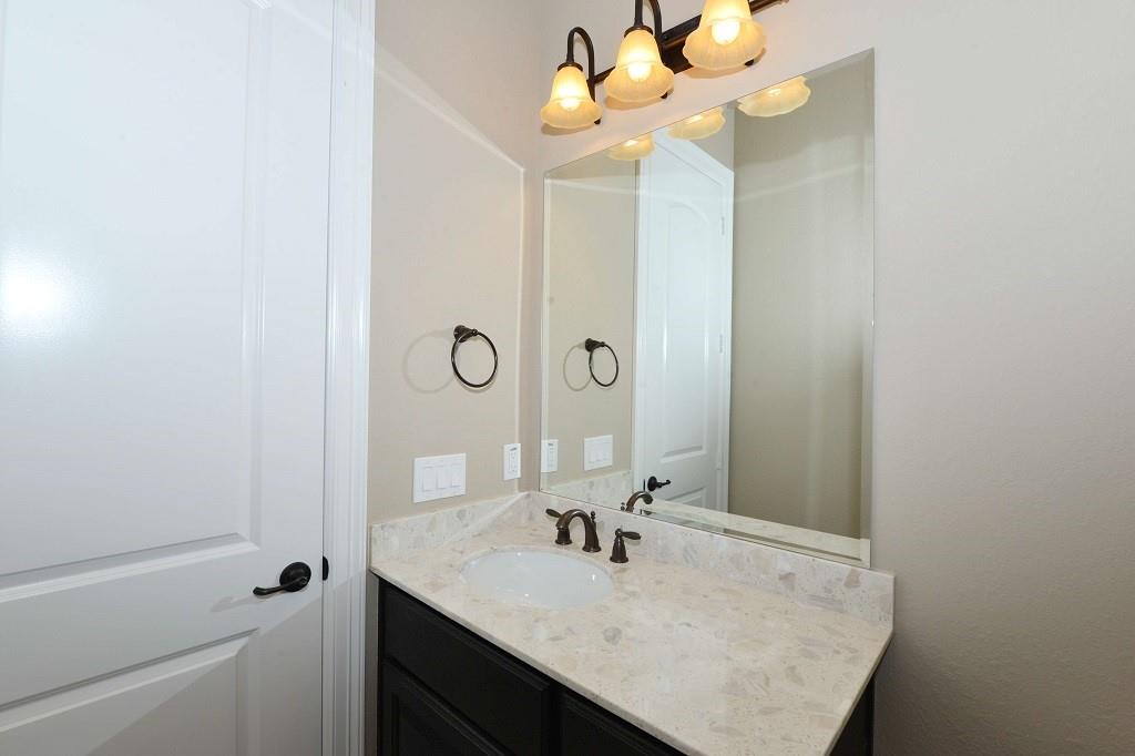 4914 Fairford Drive, Sugar Land, Texas image 19