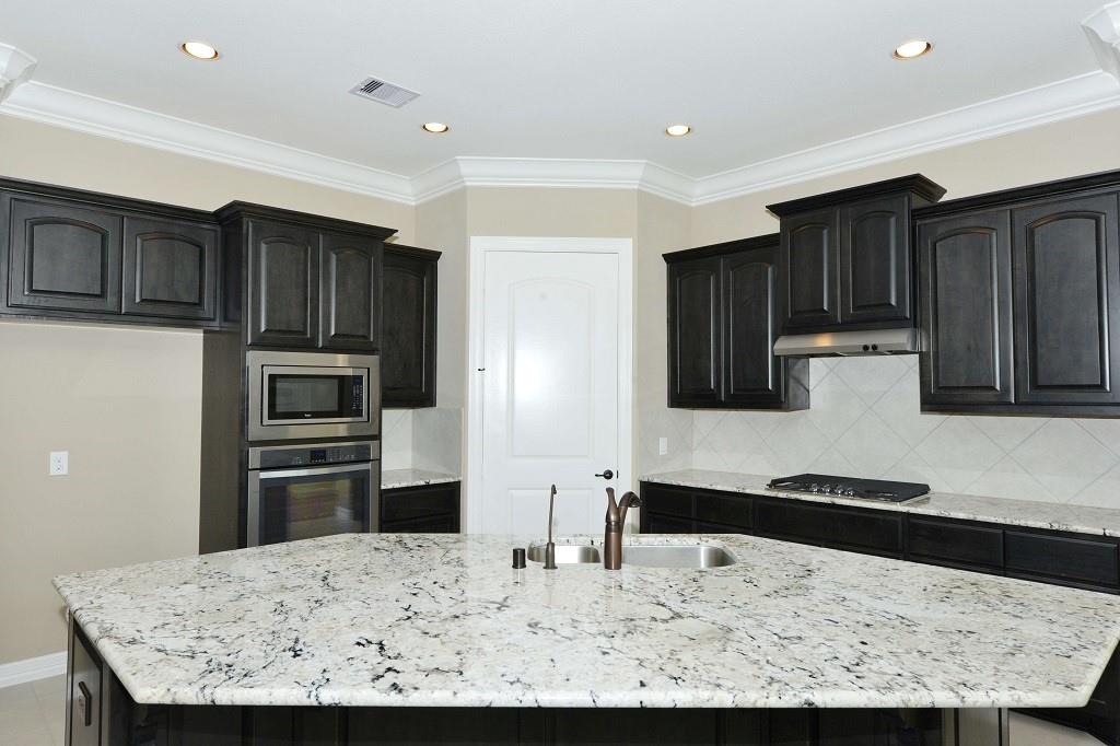 4914 Fairford Drive, Sugar Land, Texas image 8