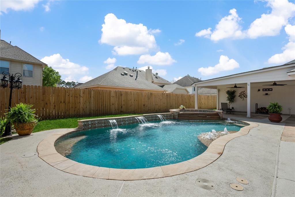 8302 Shady Ace Lane, Humble, Texas image 39