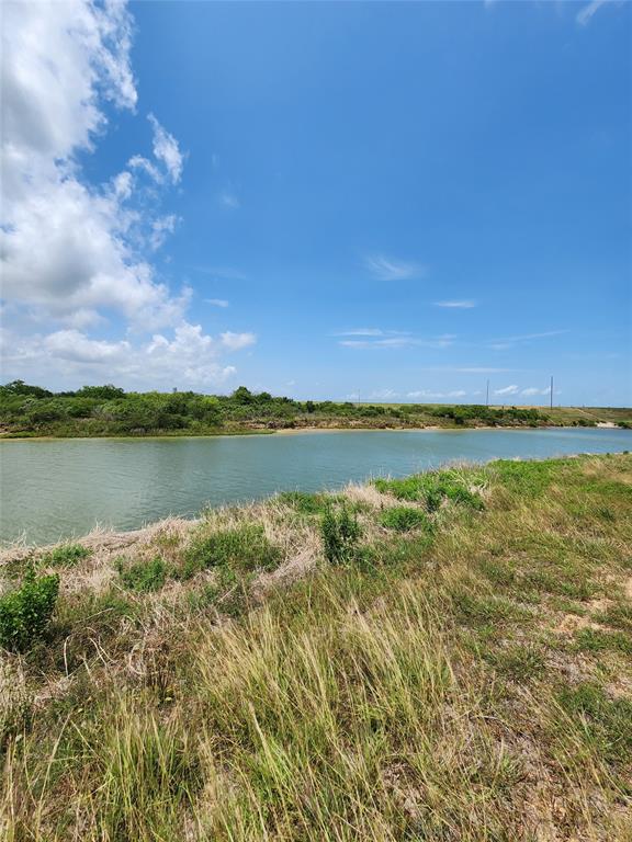 1322 Highborne Cay Court, Texas City, Texas image 4
