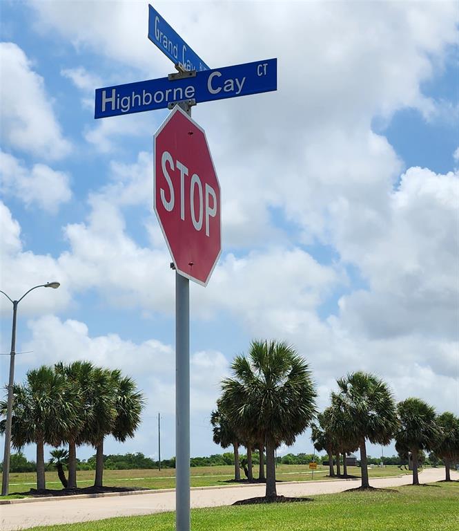 1322 Highborne Cay Court, Texas City, Texas image 3