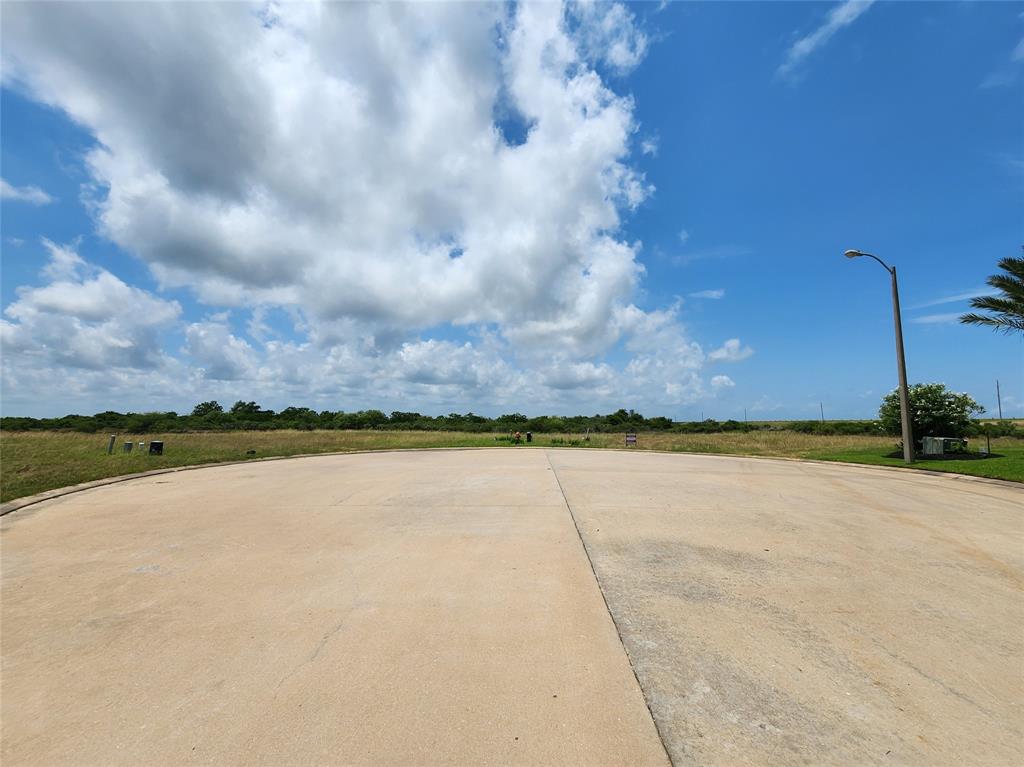 1322 Highborne Cay Court, Texas City, Texas image 5