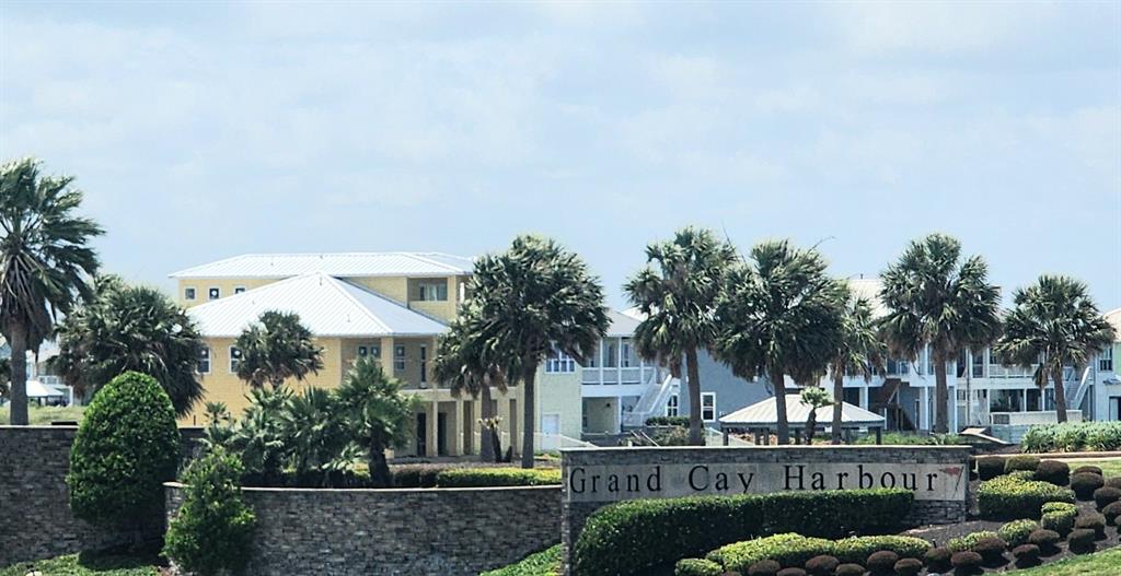 1322 Highborne Cay Court, Texas City, Texas image 2