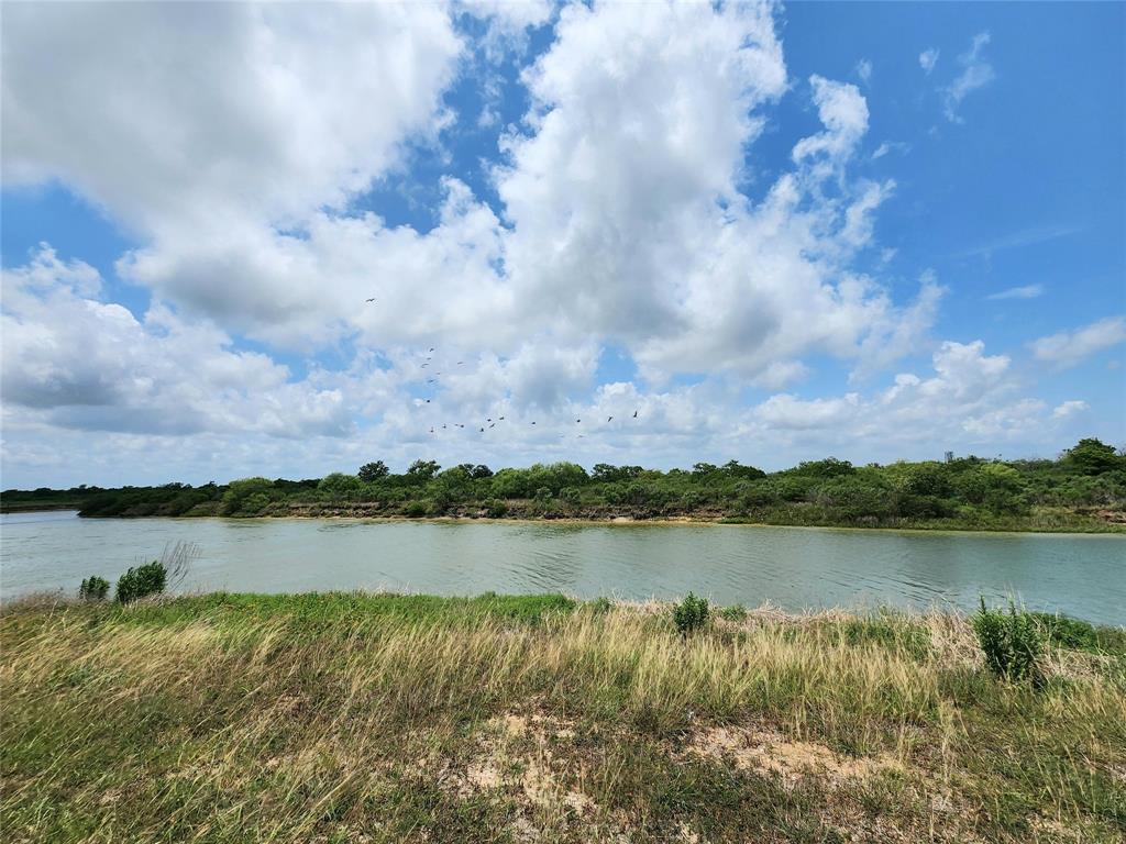 1322 Highborne Cay Court, Texas City, Texas image 9