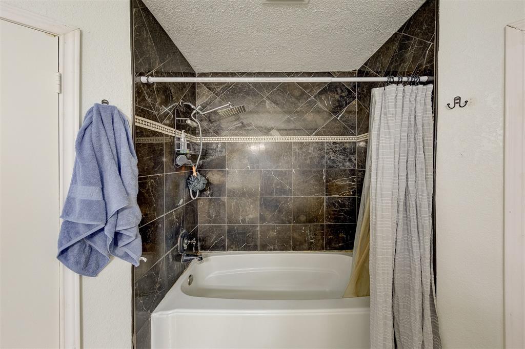5309 Bramble Lane, Dickinson, Texas image 15