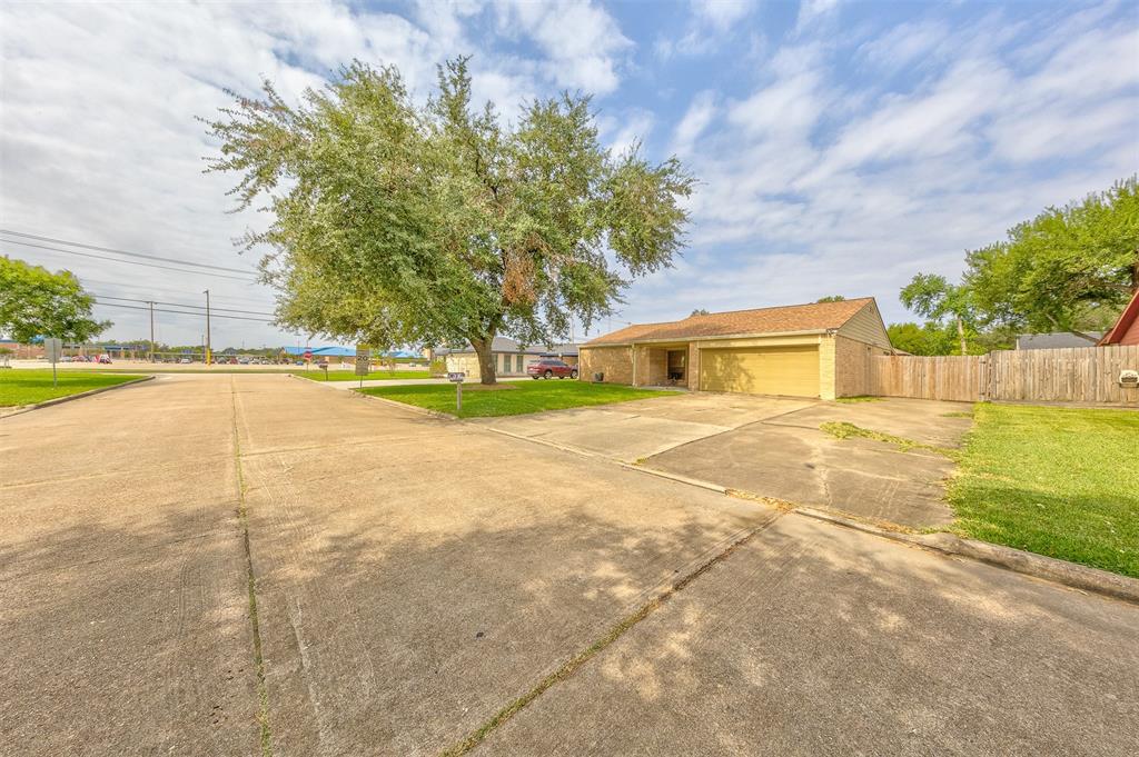5309 Bramble Lane, Dickinson, Texas image 21