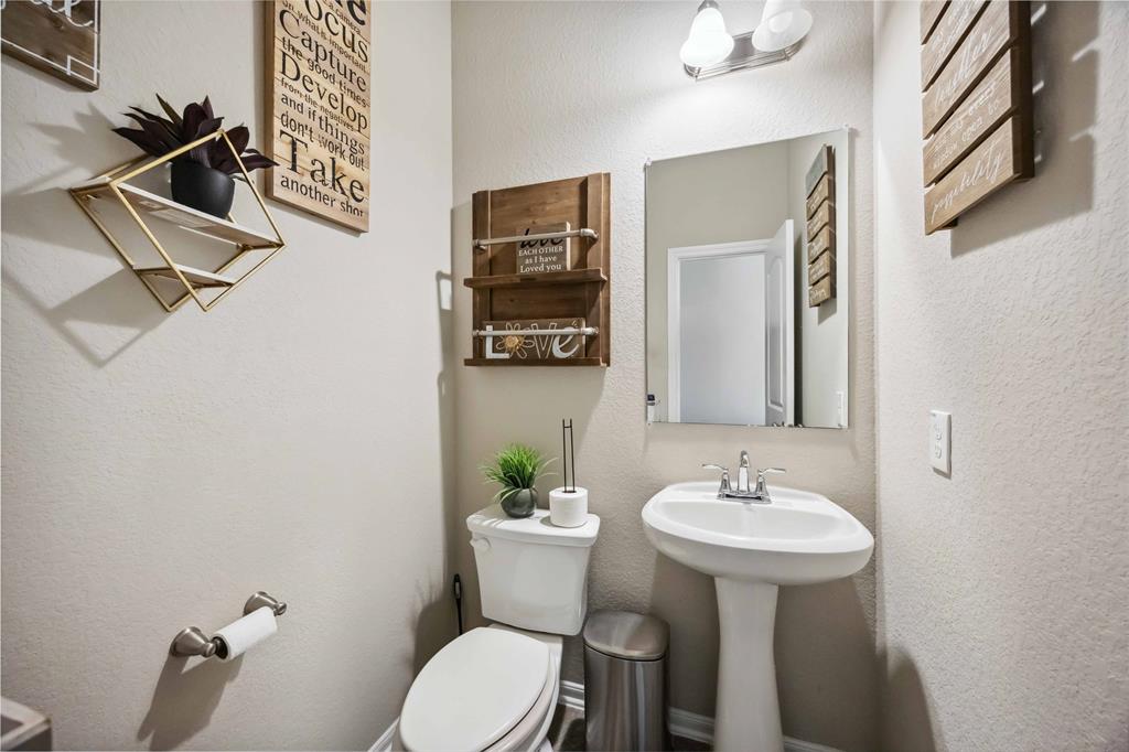 12419 Alora Bluff Trail, Humble, Texas image 24