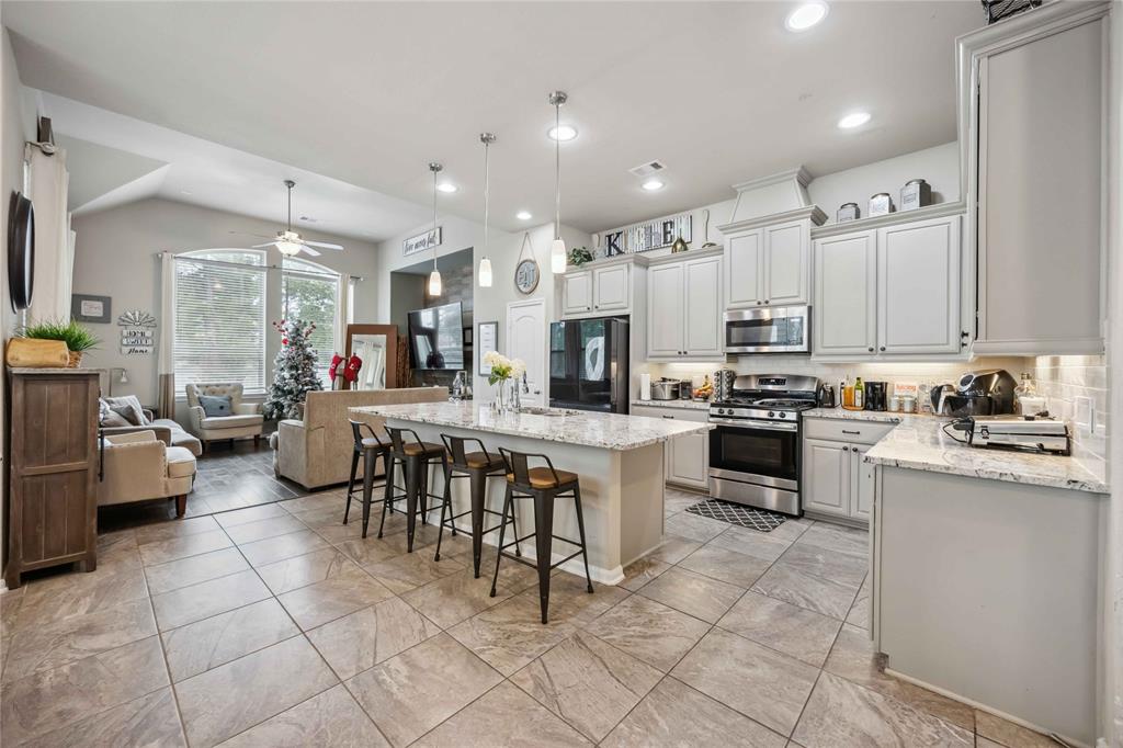 12419 Alora Bluff Trail, Humble, Texas image 8