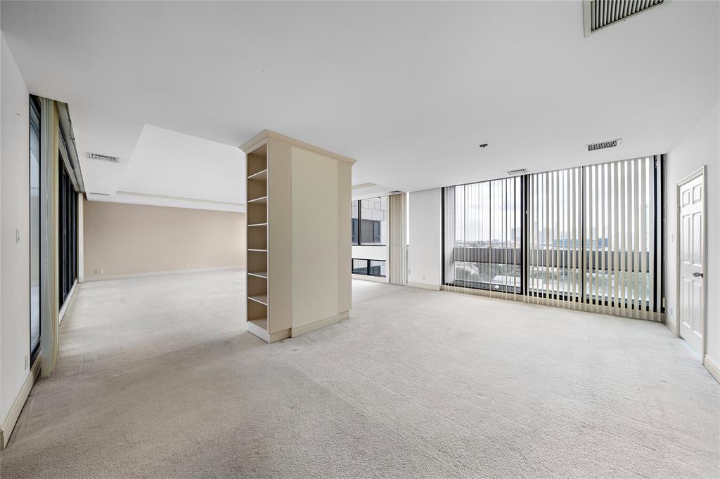 1111 Hermann Drive 12D