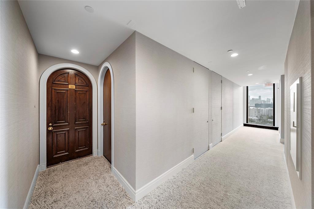 1111 Hermann Drive 12D