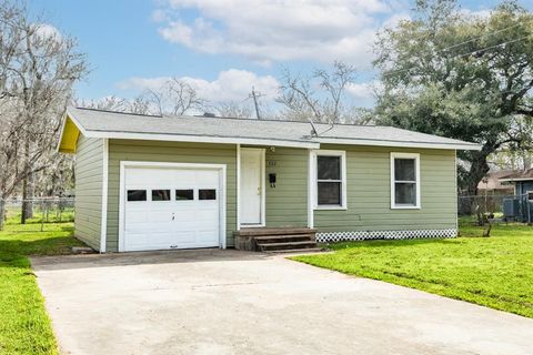 A home in Lake Jackson