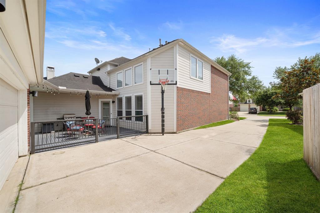 6218 Southcott Court, Katy, Texas image 40