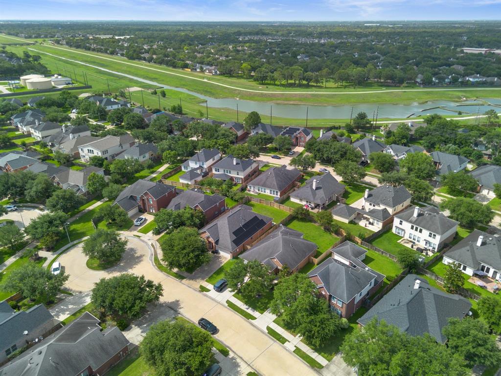 6218 Southcott Court, Katy, Texas image 4