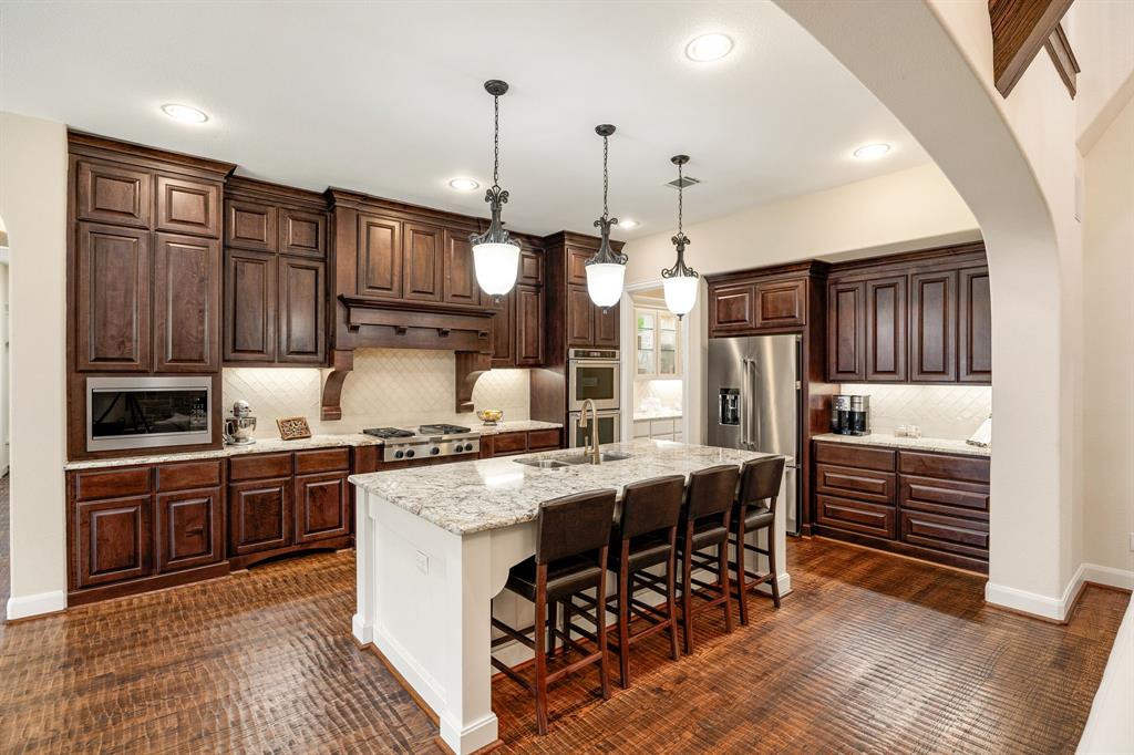 6123 Majestic Pines Drive, Kingwood, Texas image 13