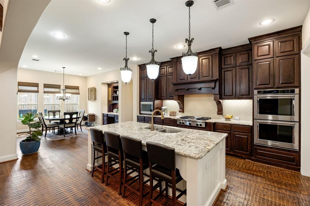6123 Majestic Pines Drive, Kingwood, Texas image 12