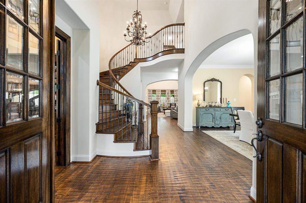6123 Majestic Pines Drive, Kingwood, Texas image 5
