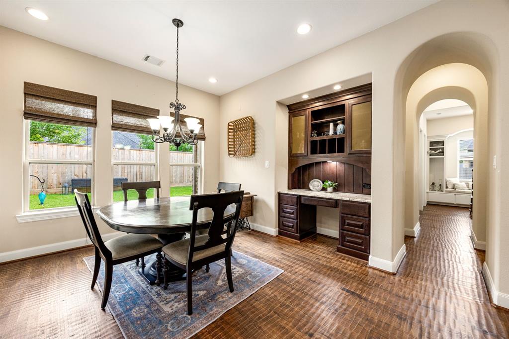 6123 Majestic Pines Drive, Kingwood, Texas image 16