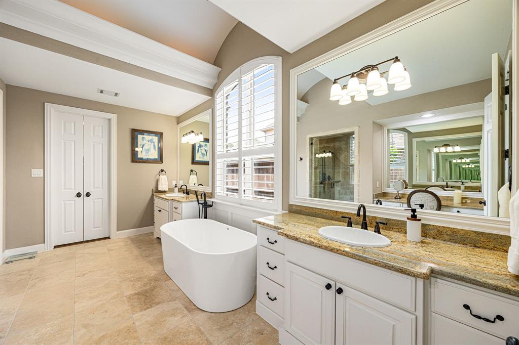 6123 Majestic Pines Drive, Kingwood, Texas image 20
