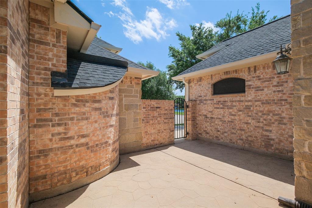 14807 Bonhamford Court, Humble, Texas image 13