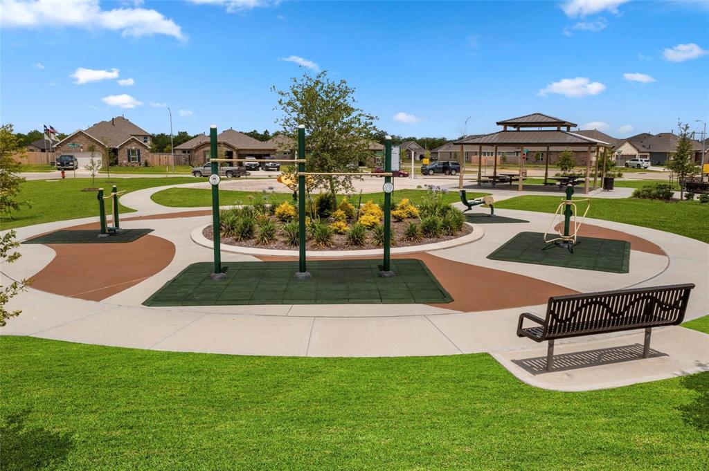1002 Valley Crest Lane, La Marque, Texas image 9
