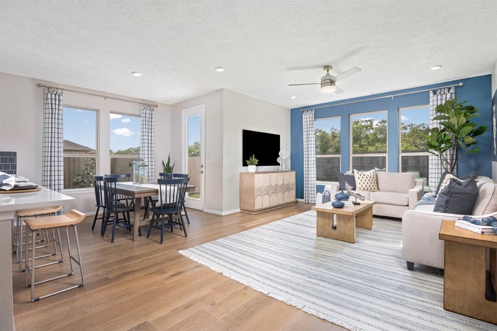 1002 Valley Crest Lane, La Marque, Texas image 3