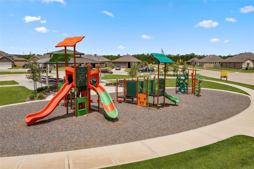 1002 Valley Crest Lane, La Marque, Texas image 8