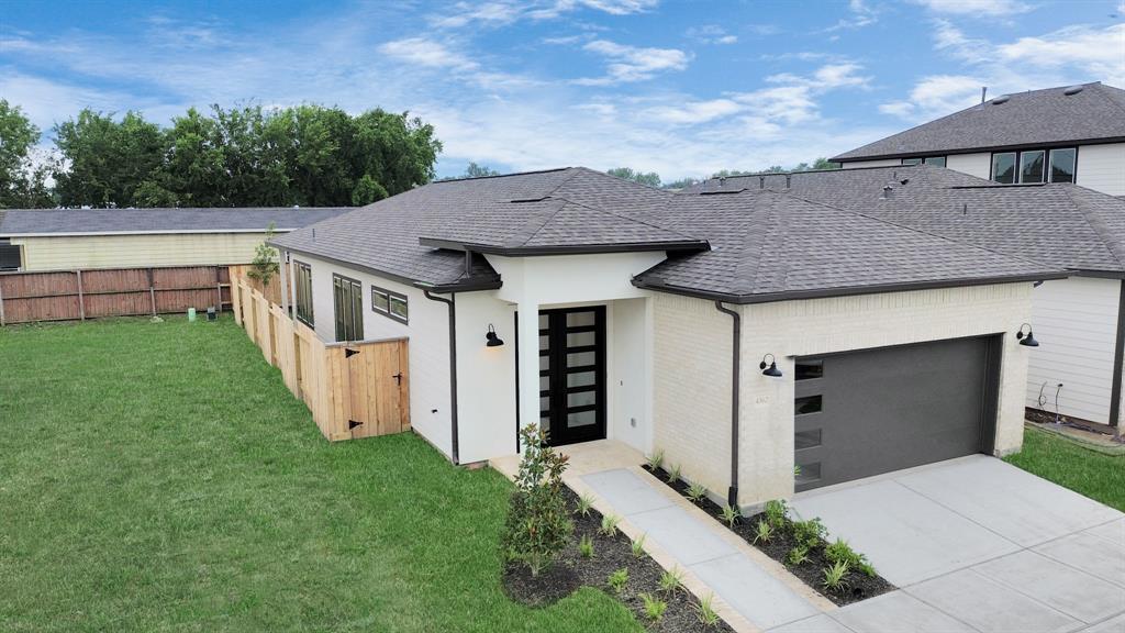 4326 Avron Drive, Stafford, Texas image 35