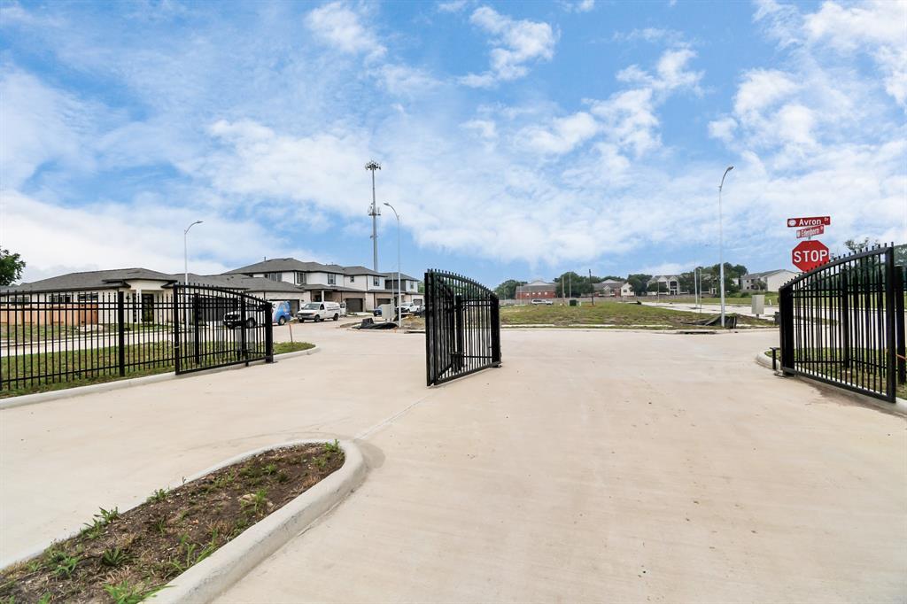 4326 Avron Drive, Stafford, Texas image 34