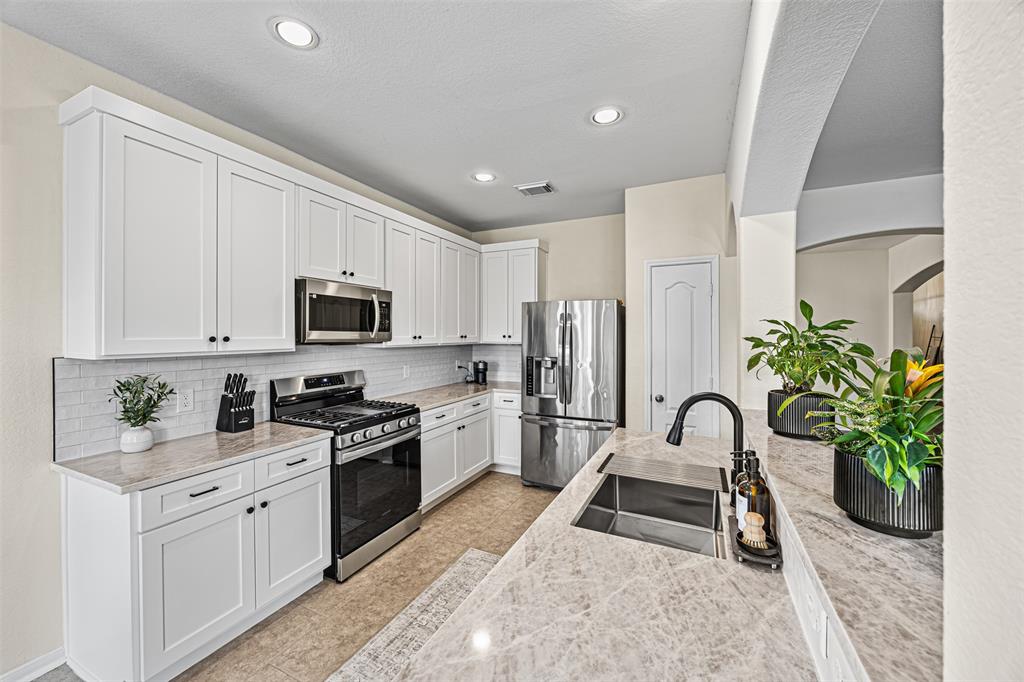 5022 Bay Lane, Bacliff, Texas image 6