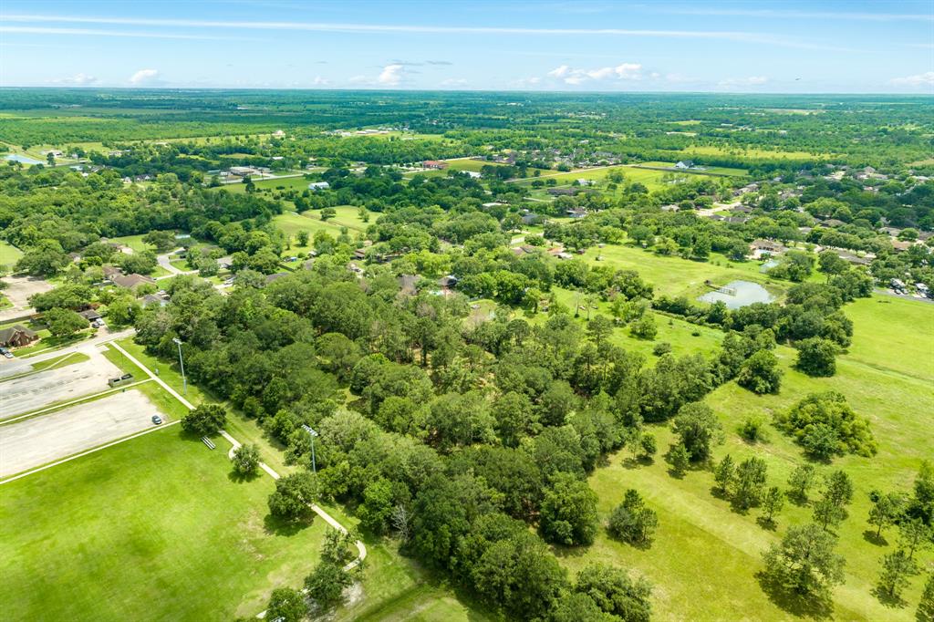 00 W Ryan Drive, Alvin, Texas image 4