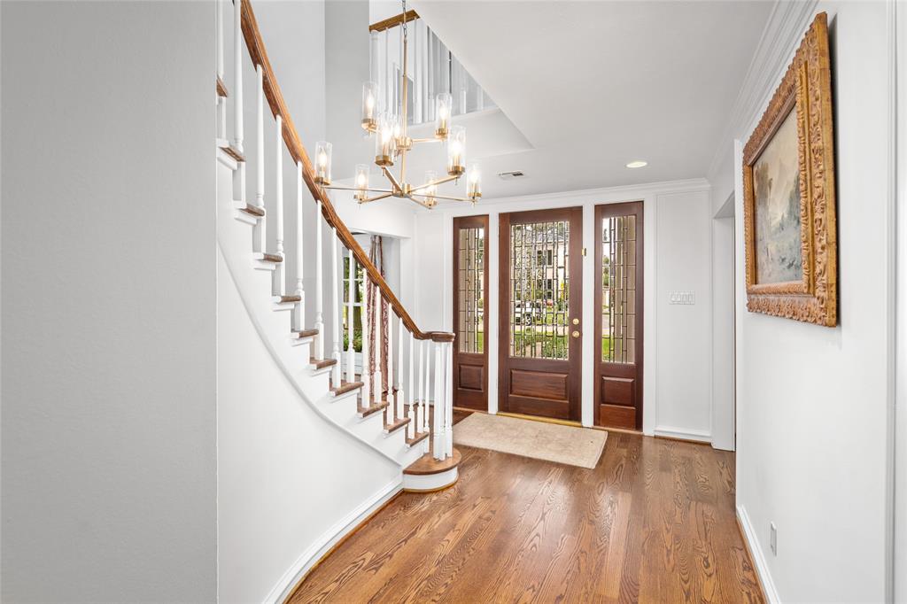 2105 Del Monte Drive, Houston, Texas image 4
