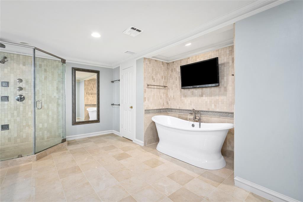 2105 Del Monte Drive, Houston, Texas image 22