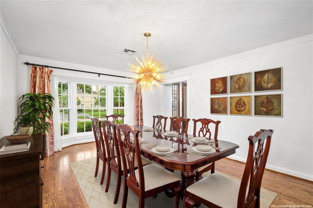 2105 Del Monte Drive, Houston, Texas image 7