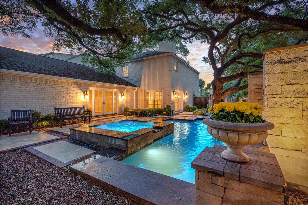 2105 Del Monte Drive, Houston, Texas image 35