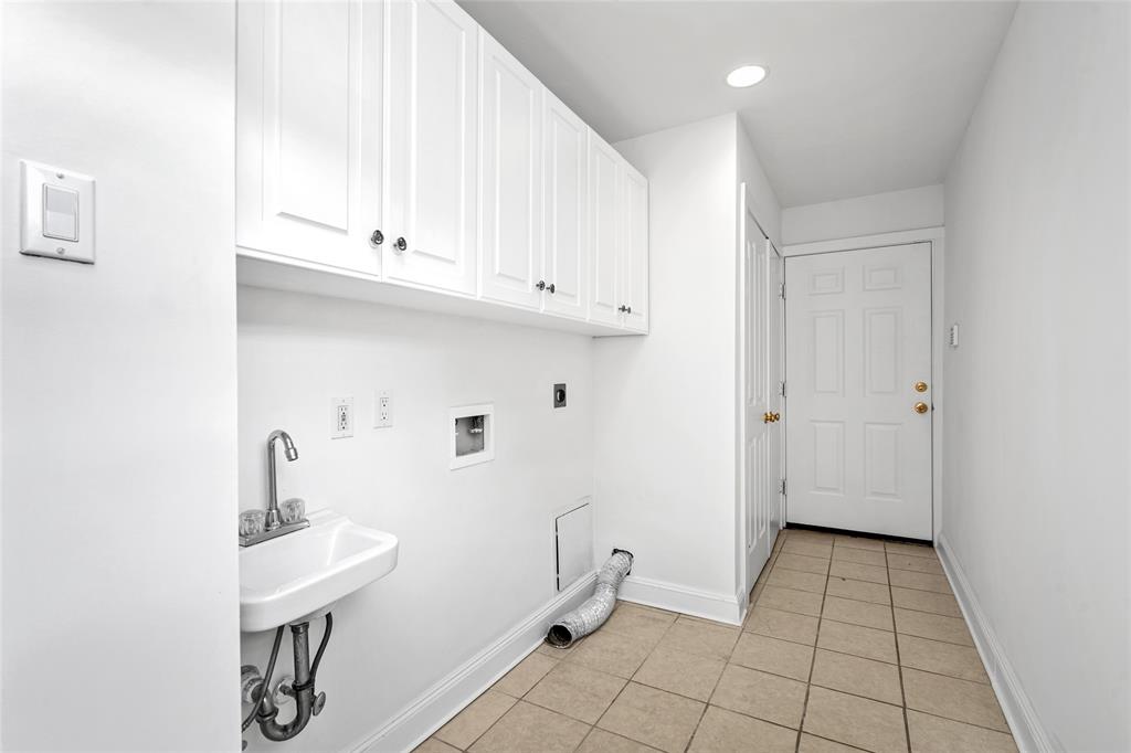 2105 Del Monte Drive, Houston, Texas image 25