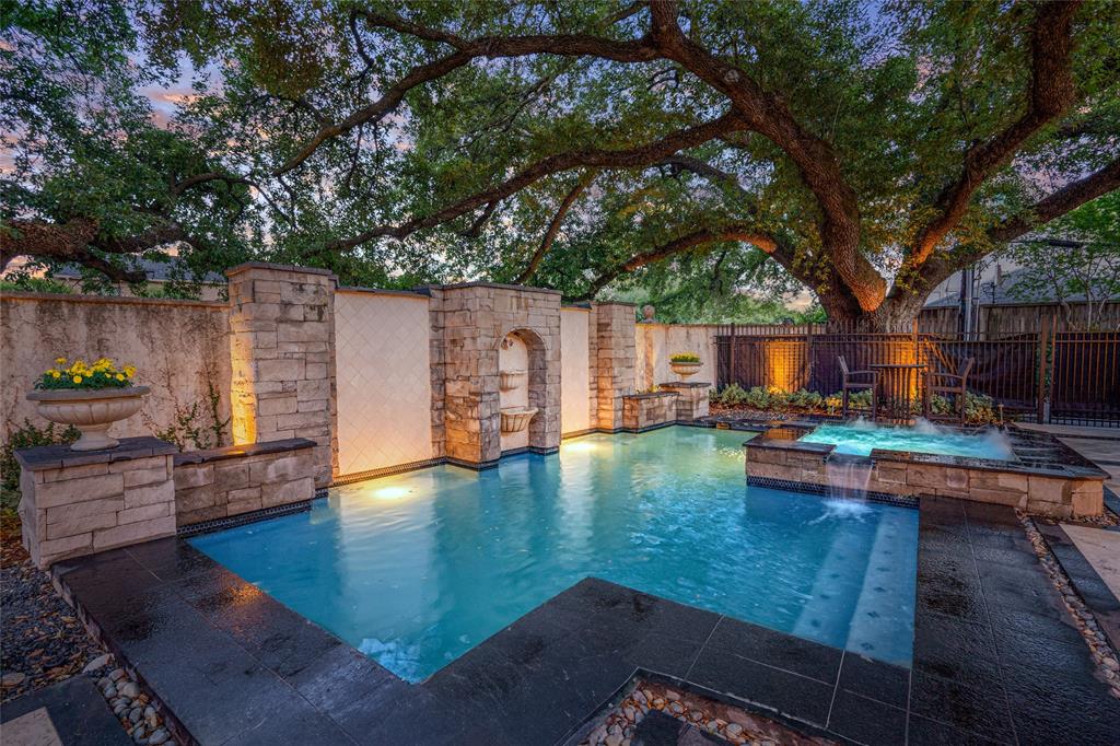 2105 Del Monte Drive, Houston, Texas image 33