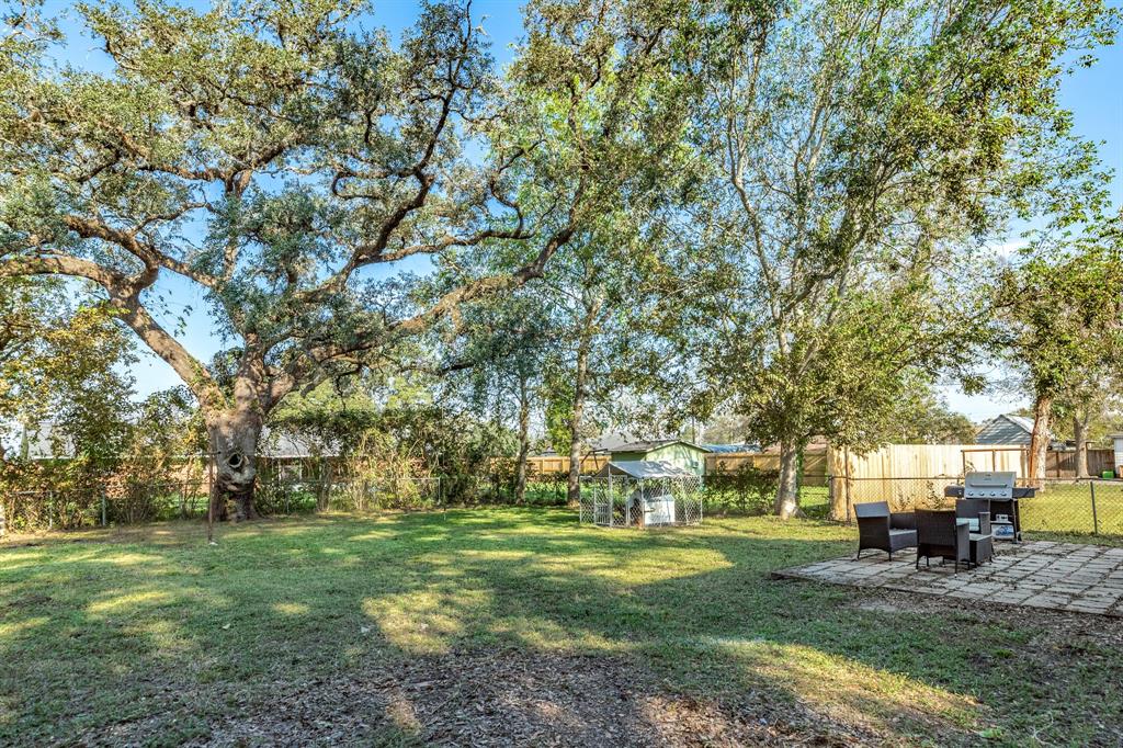 309 E 3rd St, Sweeny, Texas image 27