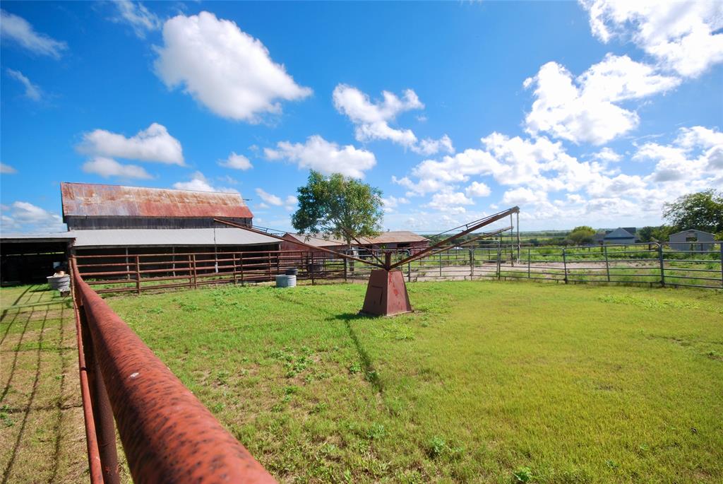 381 County Road 291, Shiner, Texas image 36