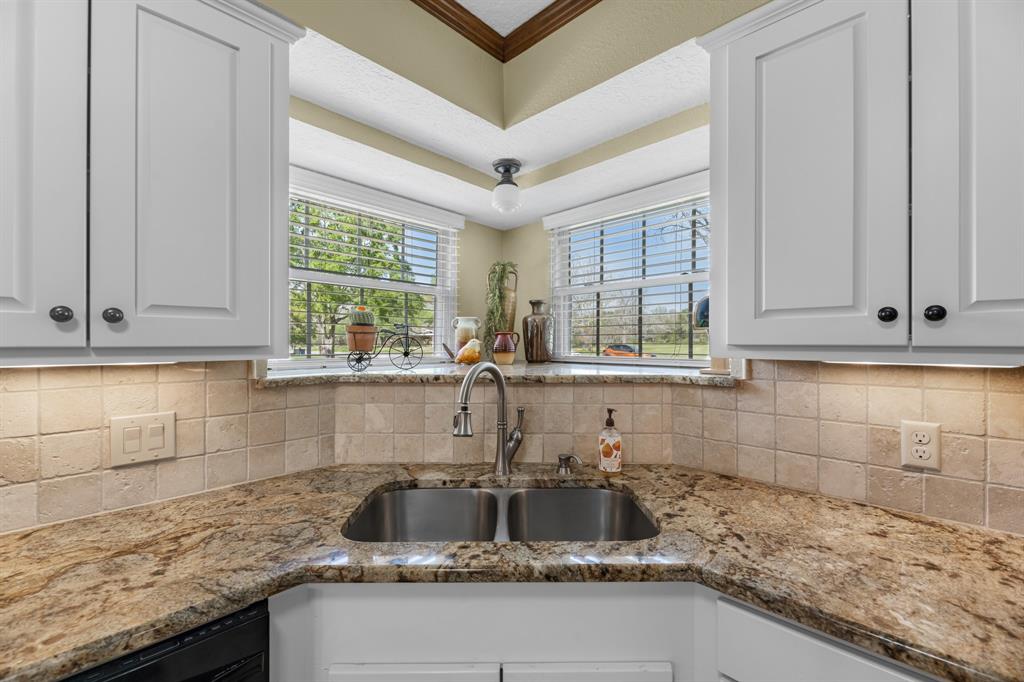 806 Riverside Drive, Alvin, Texas image 10