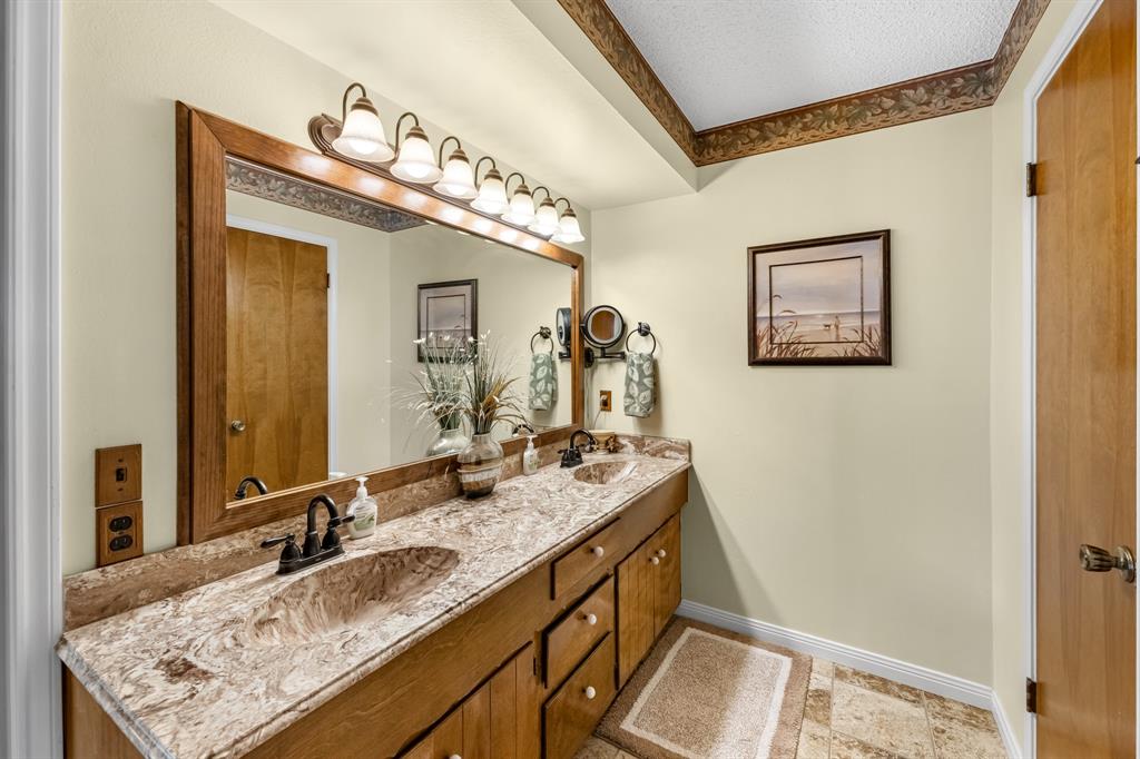806 Riverside Drive, Alvin, Texas image 18