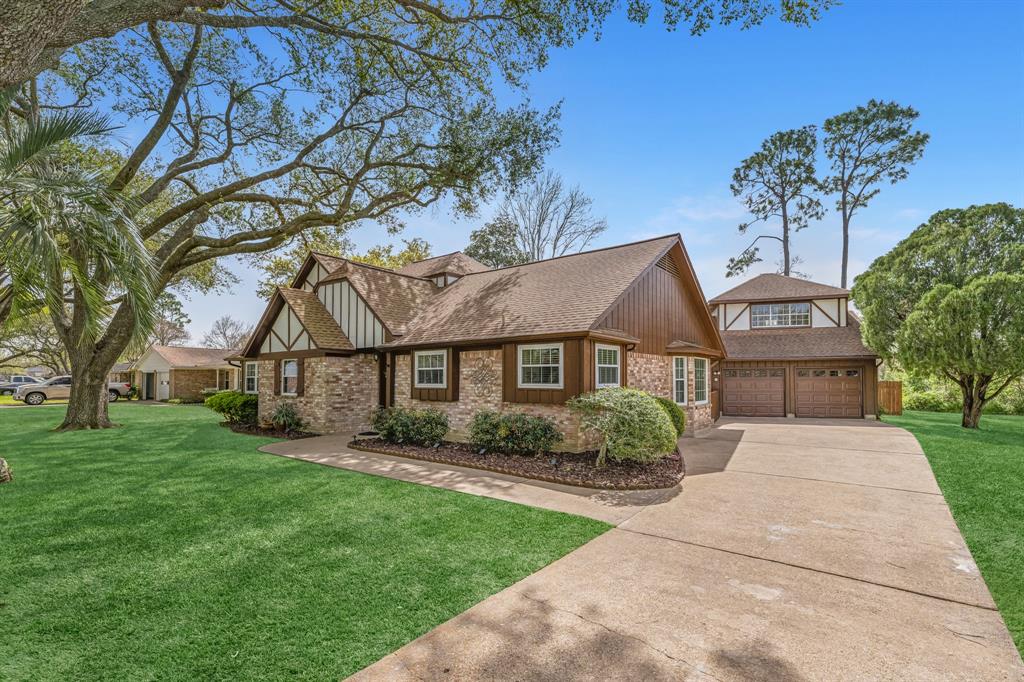806 Riverside Drive, Alvin, Texas image 3