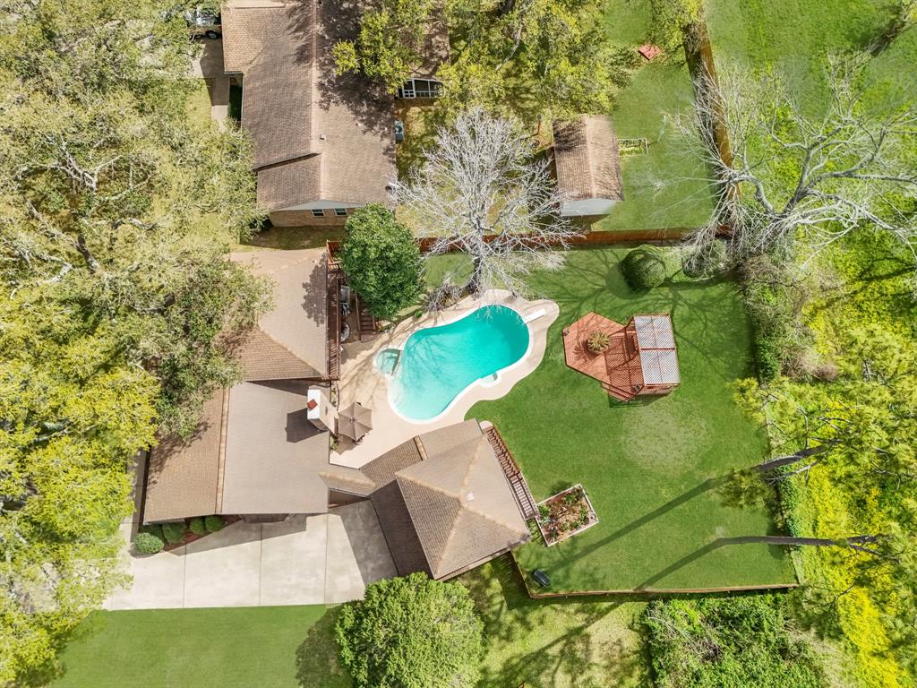 806 Riverside Drive, Alvin, Texas image 6