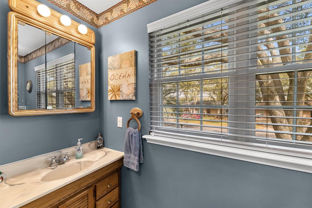806 Riverside Drive, Alvin, Texas image 31