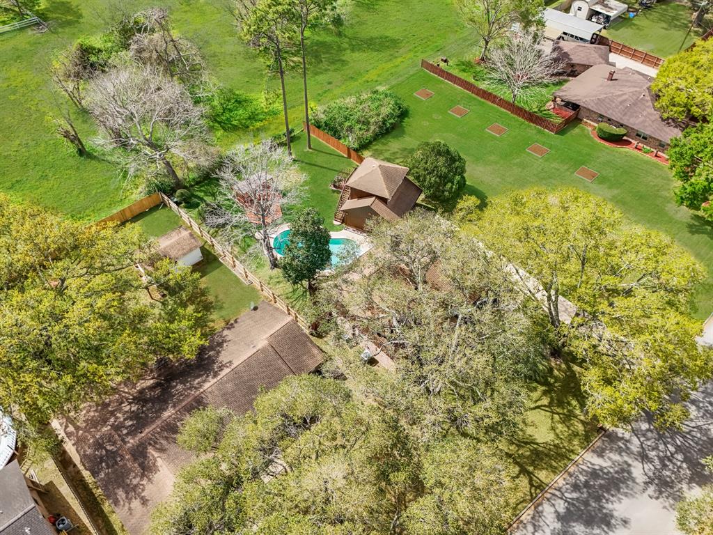 806 Riverside Drive, Alvin, Texas image 8