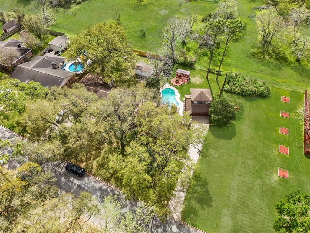 806 Riverside Drive, Alvin, Texas image 7