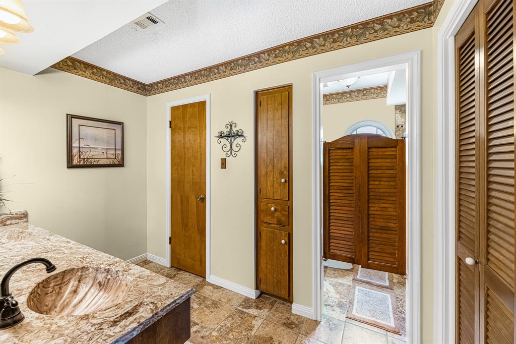 806 Riverside Drive, Alvin, Texas image 26