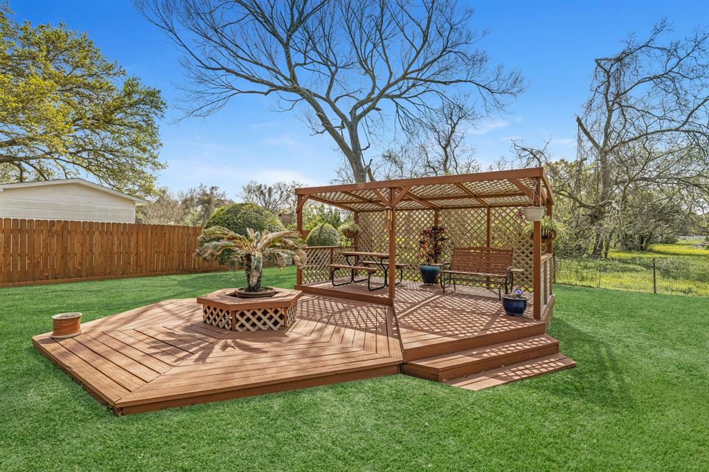 806 Riverside Drive, Alvin, Texas image 38